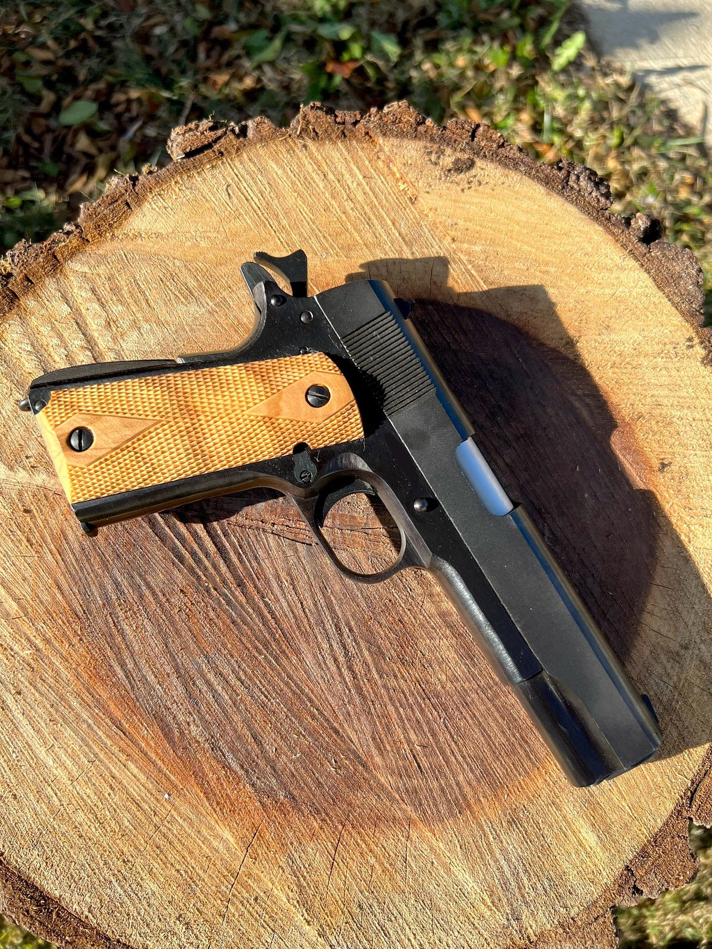 Olive Wood Double Diamond 1911