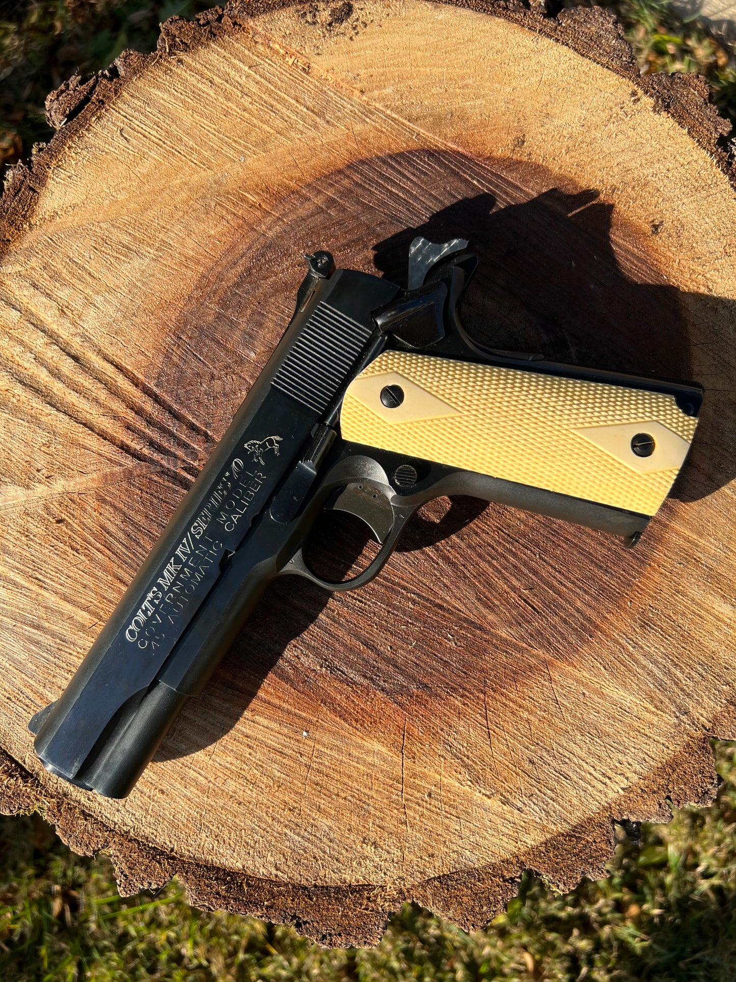 American Holly Double Diamond 1911 grips
