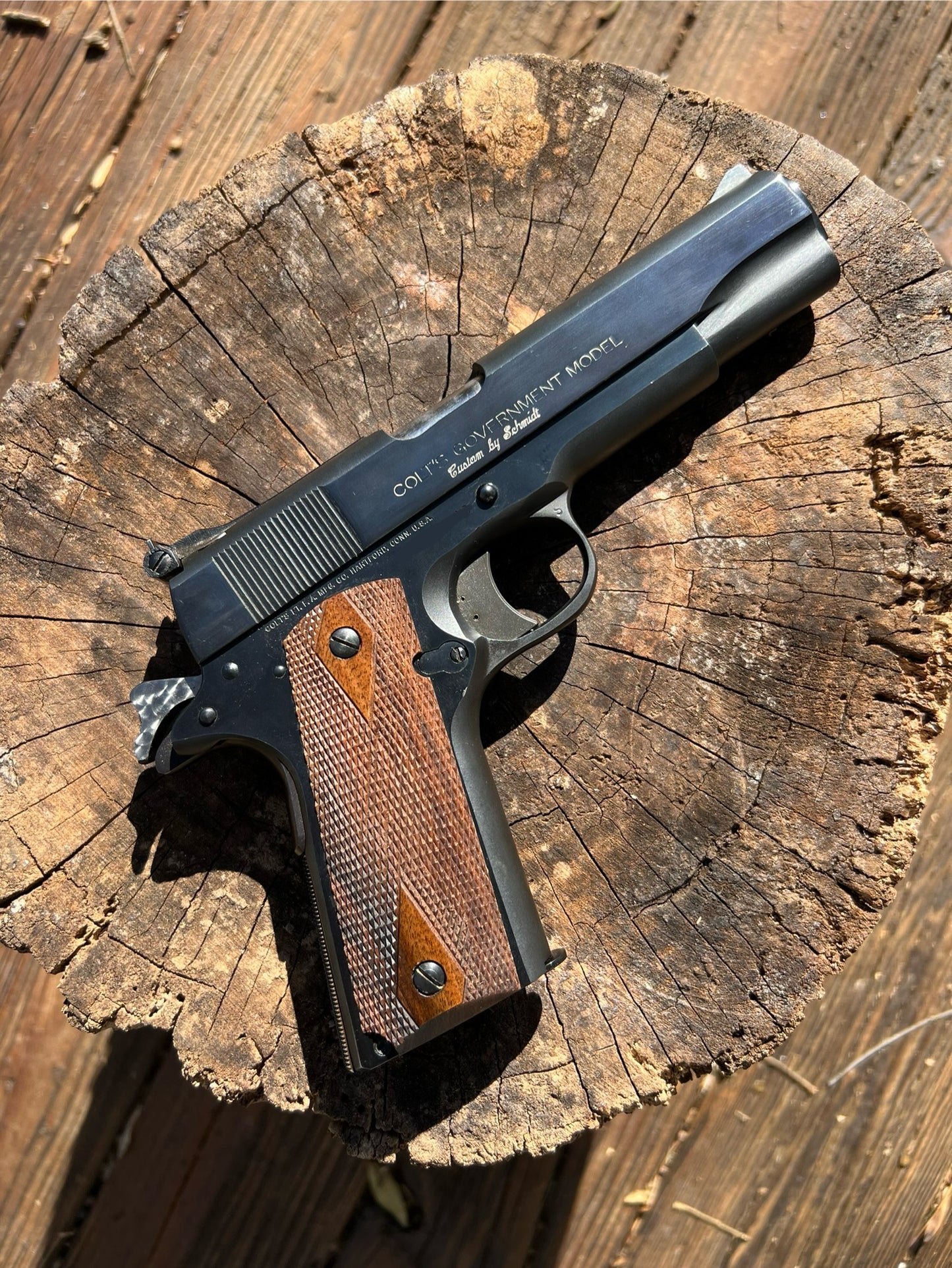 English walnut Double Diamond 1911