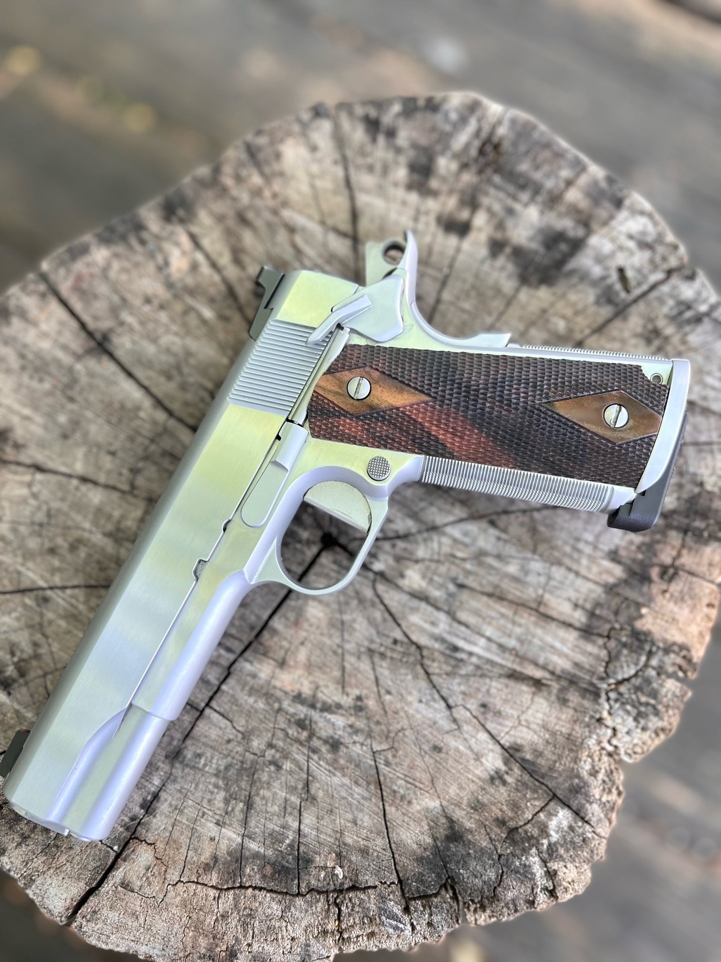 Carlo Walnut 1911 Double Diamond