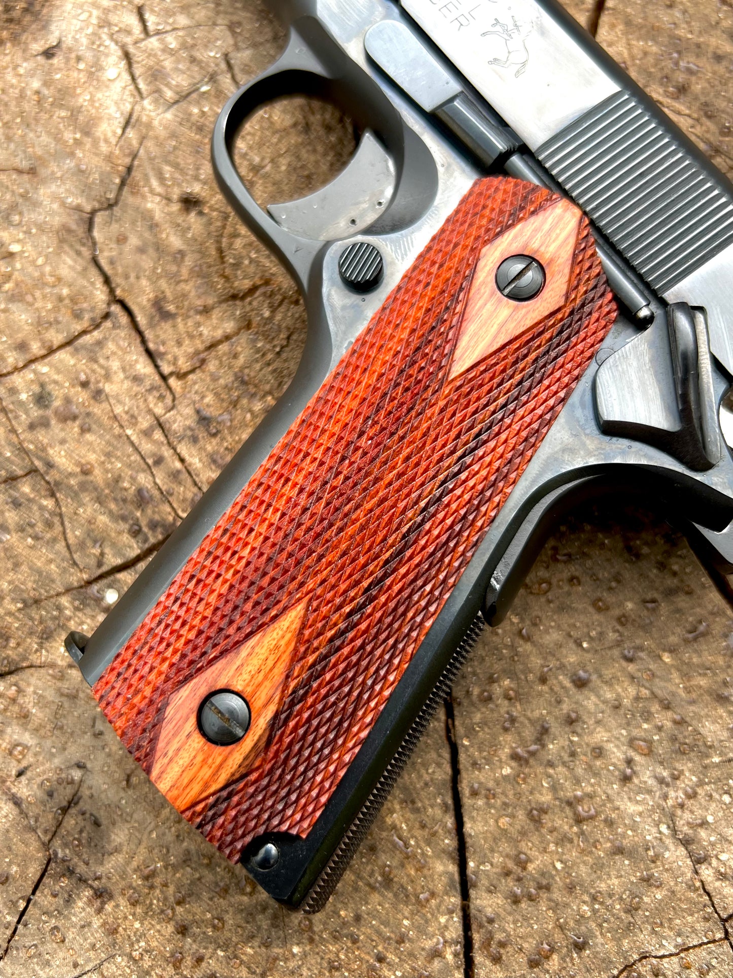 Rosewood Double Diamond 1911 (blem)